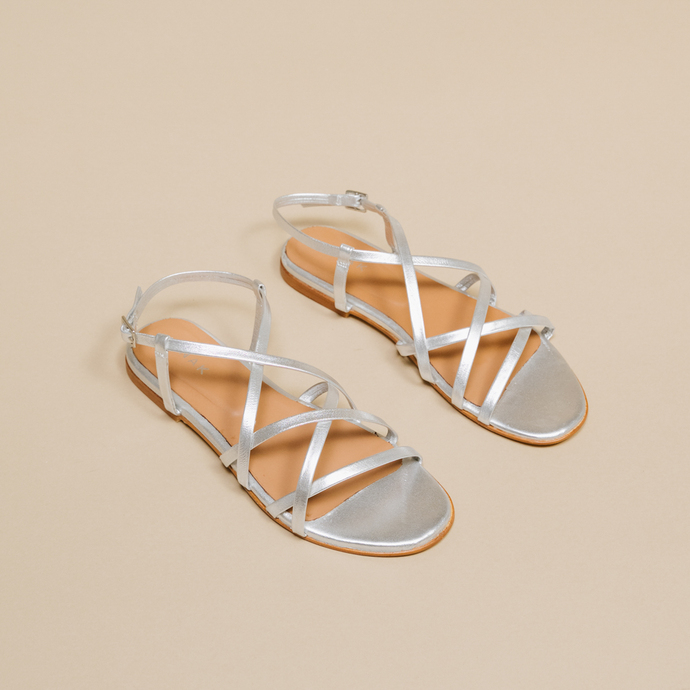 Sandales à brides croisées  en cuir métallisé argent