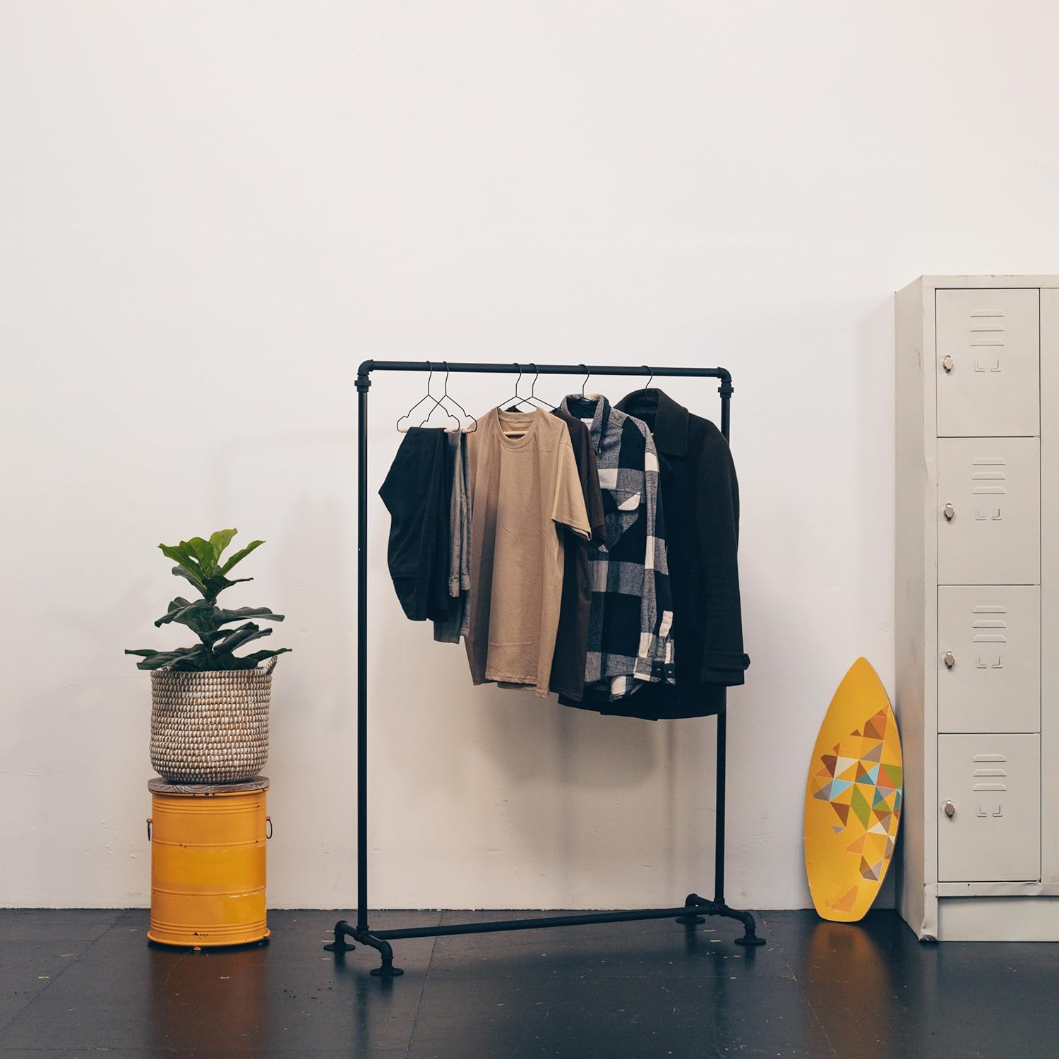 Kleiderständer Industrial Design freistehend Schwarz begehbarer Kleiderschrank Kleiderstange Garderobe Industrie H:114 cm x B:106 cm