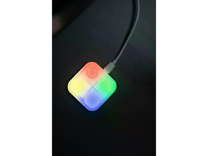 Luxafor Smart Button mit 0.5 m USB-C Kabel Luxafor Smart Button ist eine raffinierte Art, Ihren Arbeitsablauf zu organisieren – mit nur 4 Tasten und unzähligen Möglichkeiten