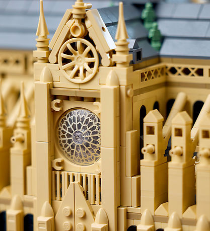 LEGO? Architecture - Notre-Dame de Paris 21061 - 4383 Dele