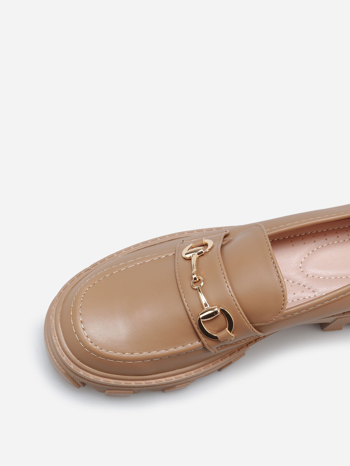 Mocassins crantés avec bride dorée- Taupe