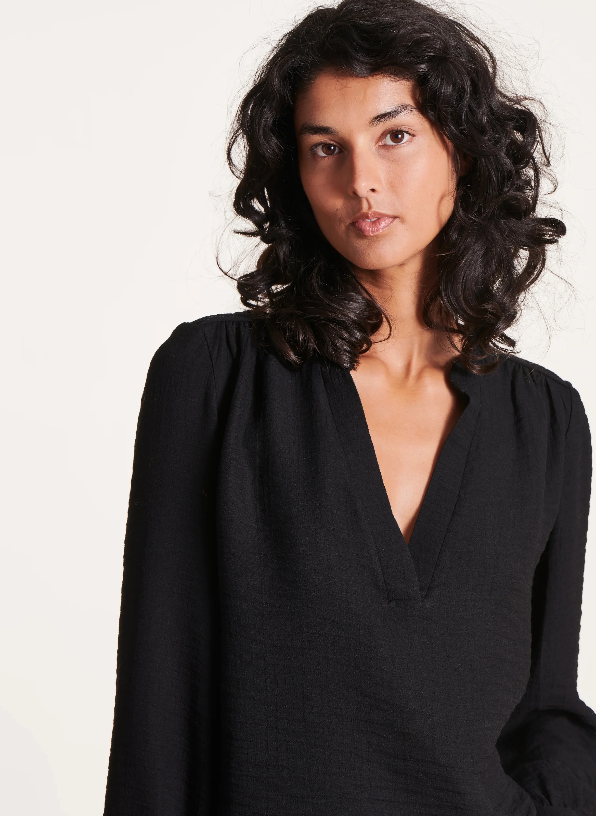 Top droit à encolure V | Noir