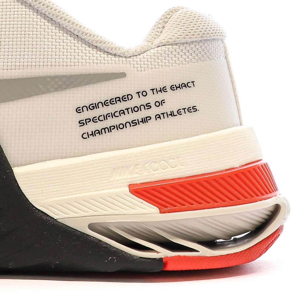 Nike Chaussures de Fitness Blanche/Noire Femme Nike Metcon
