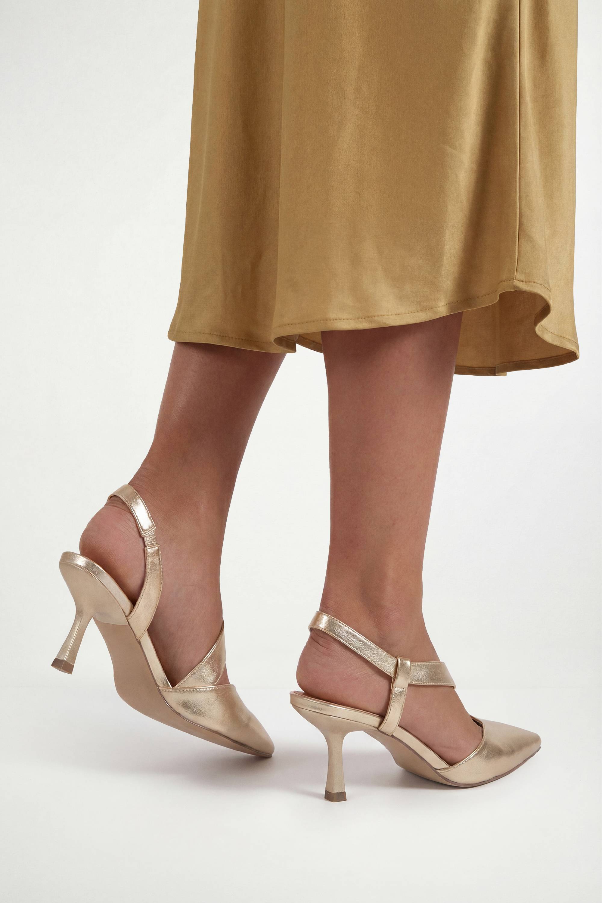 Wallis Chaussures De Ville À Talon Bottier Avec Bride Arrière Asymétrique Et Semelle Confort Evelyn Coupe Large