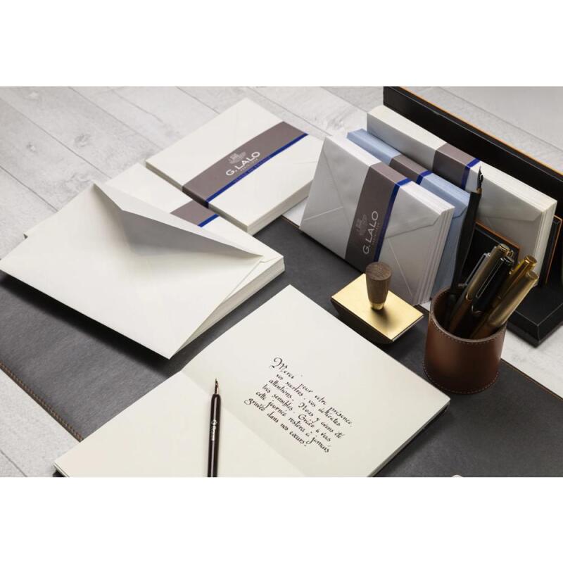 25 enveloppes C6 (114x162mm) Vélin doublées adhésives - extra blanc