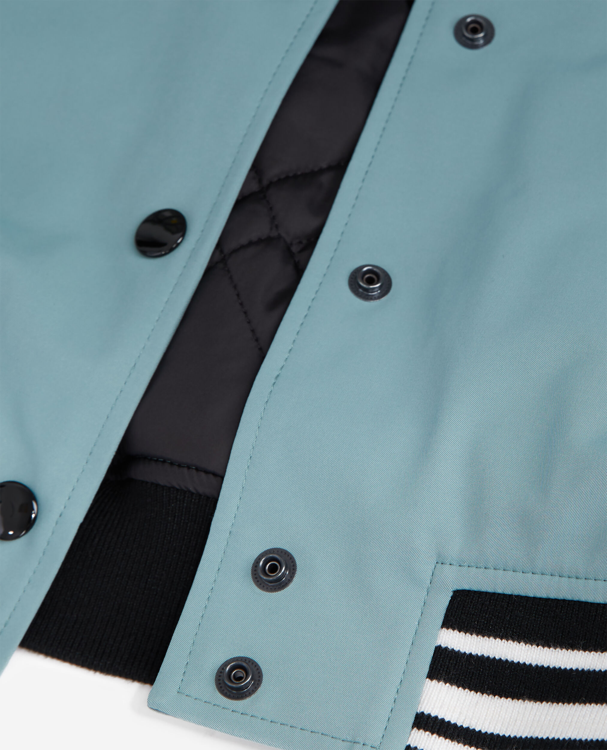 Blouson court avec patchwork multicouleur