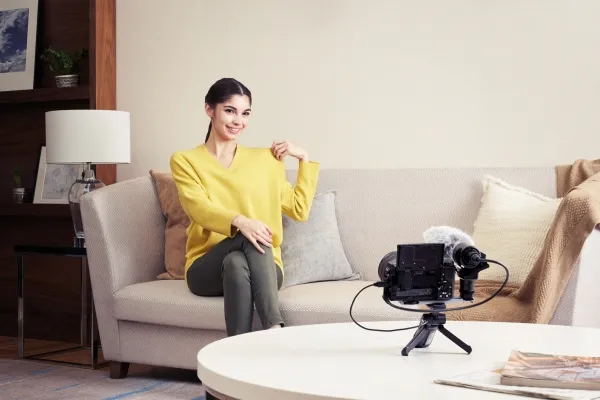 Sony a6400 ILCE-6400 - Digitalkamera - spejlløst - 24.2 MP - APS-C - 4K / 30 fps - kun kamerahus - Wi-Fi, NFC, Bluetooth - sort