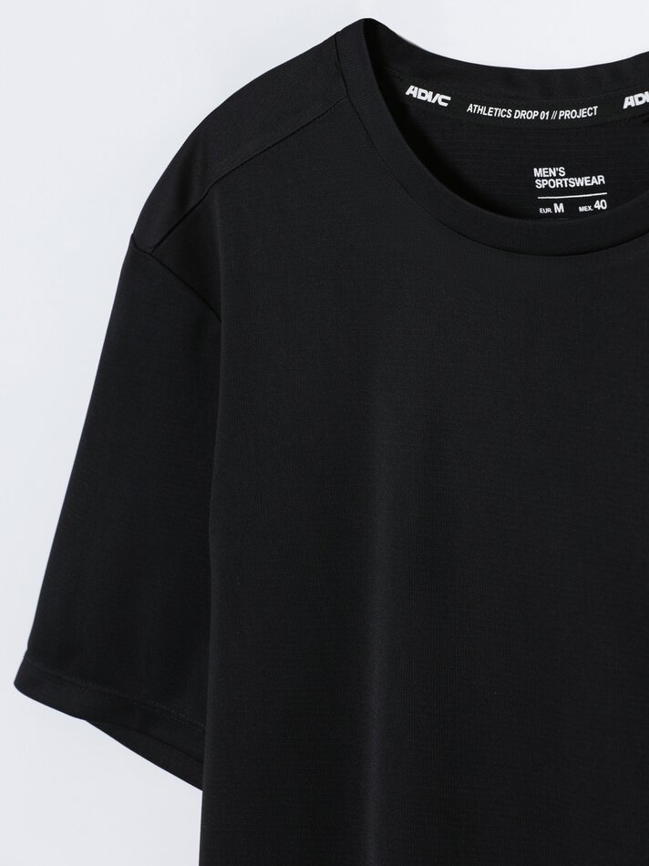 Camiseta esportiva - Preta