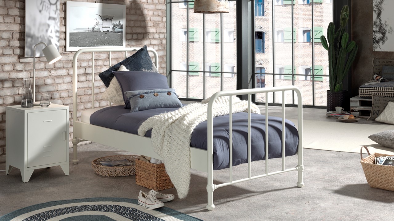 Bed Bronxx met nachtkast white