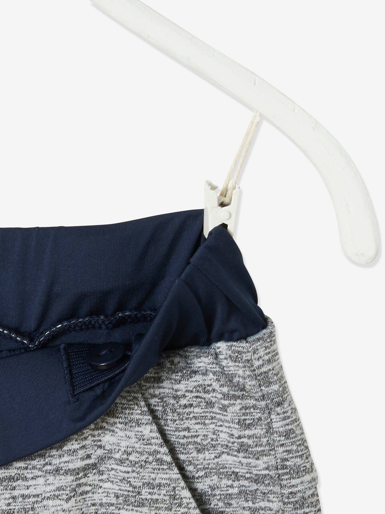 Conjunto esportivo 2 em 1 para meninos, azul escuro liso com estampas.