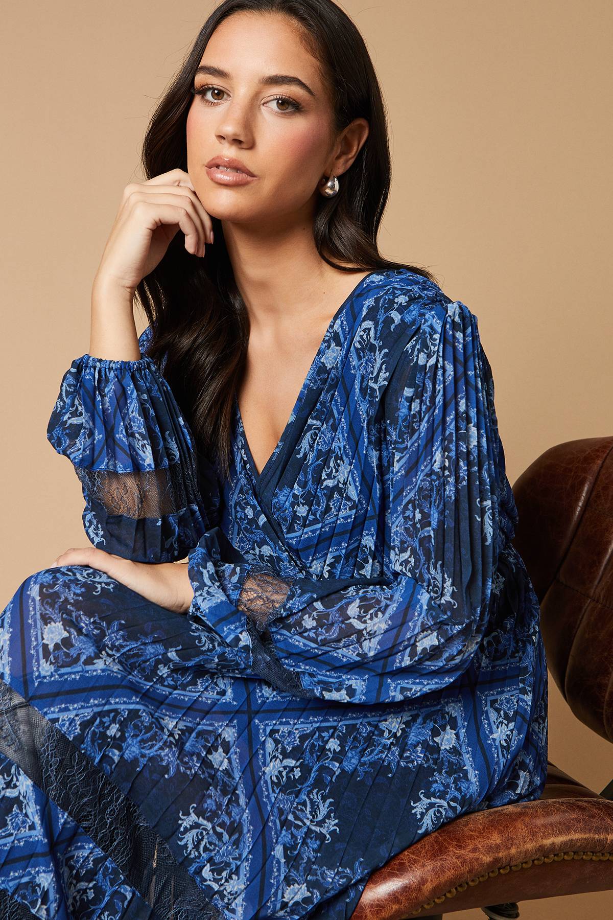 Oasis Robe Midi Portefeuille à Imprimé Foulard avec Plis et Insertions de Dentelle