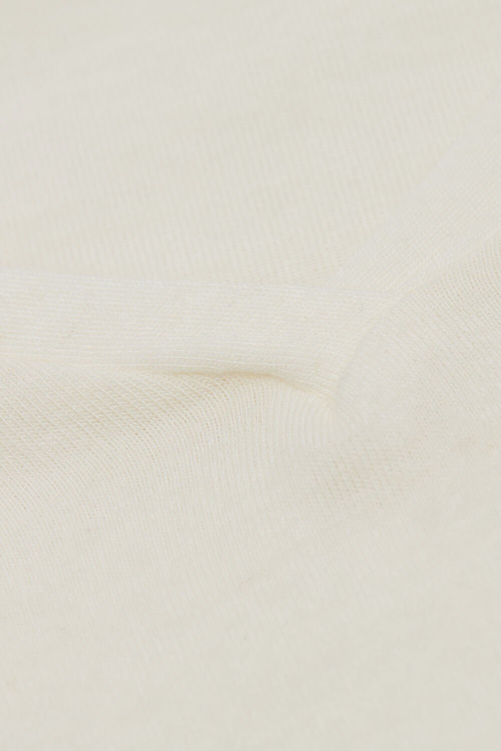 Blusa com decote em V em Modal Ultraleve com Caxemira