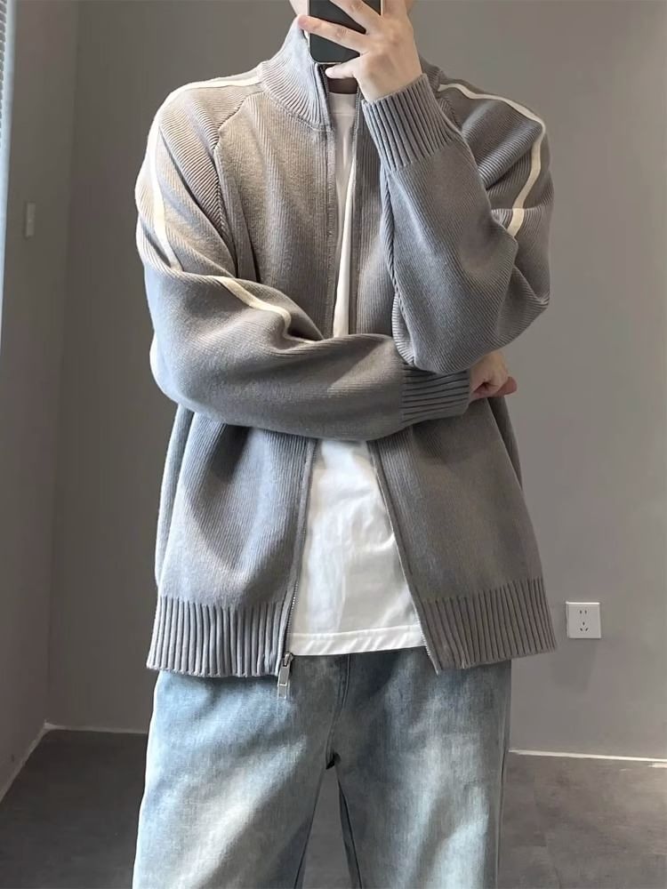Adotuastic - Gestreepte cardigan met opstaande kraag en rits
