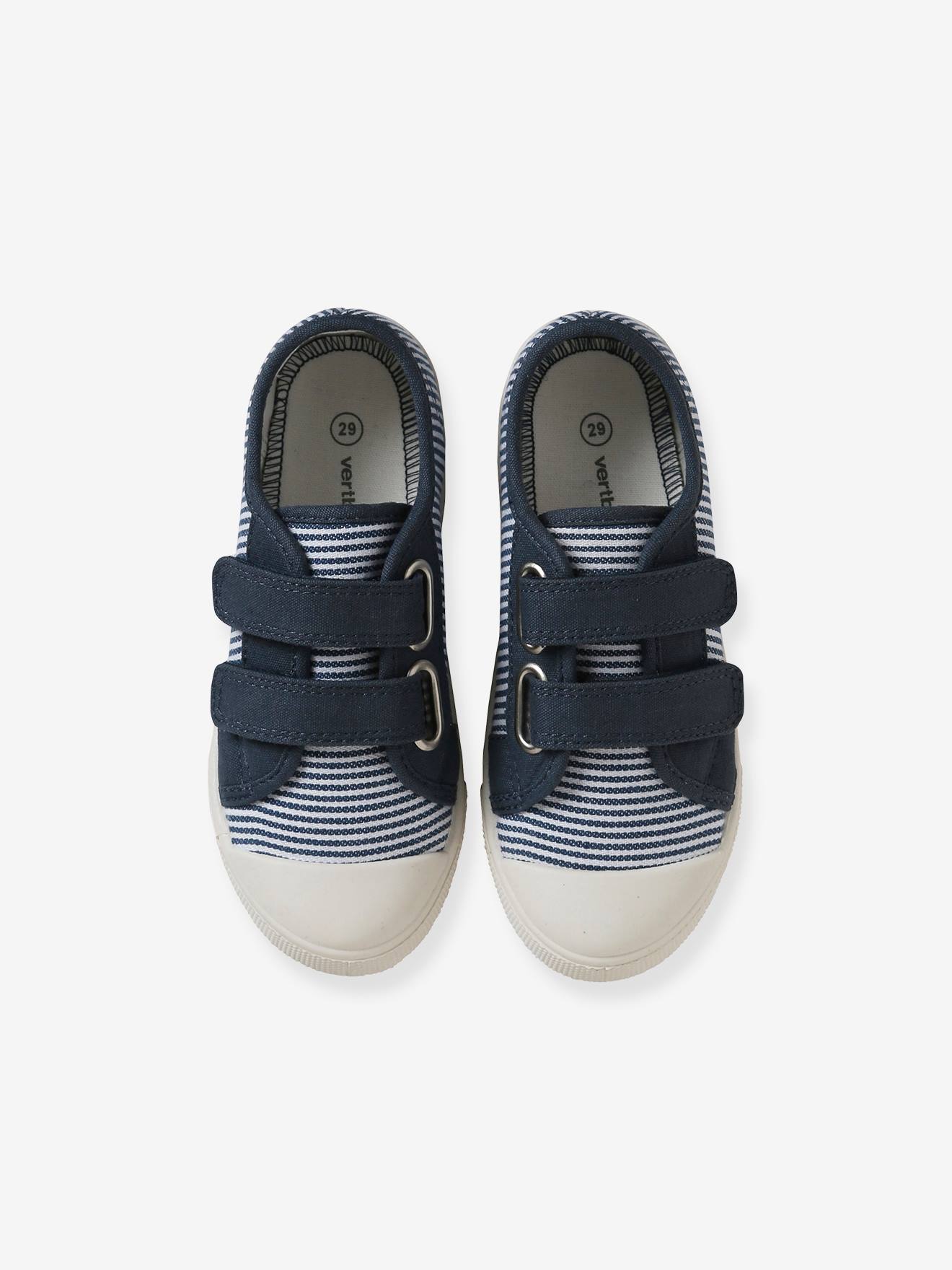 Tênis infantil de lona com fecho de velcro, cor mostarda.