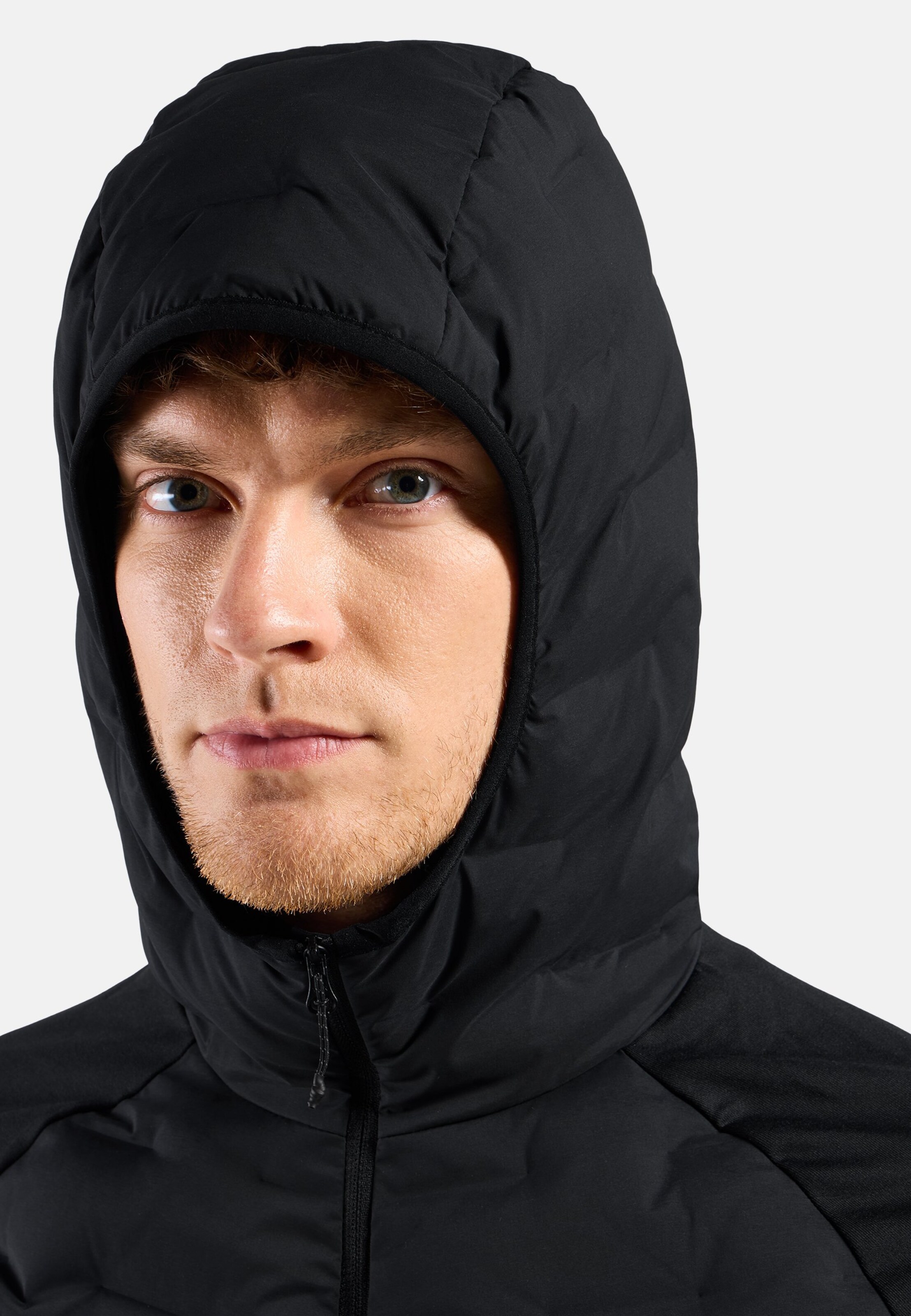 Zeroweight Insulator Hybrid Mid Layer mit Kapuze und Reissverschluss in black