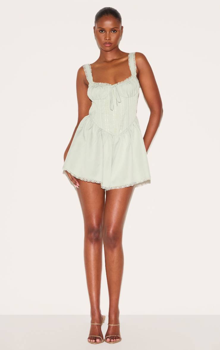 Vert Sauge Combi-short À Bretelles En Tissu Tissé Avec Détails En Dentelle