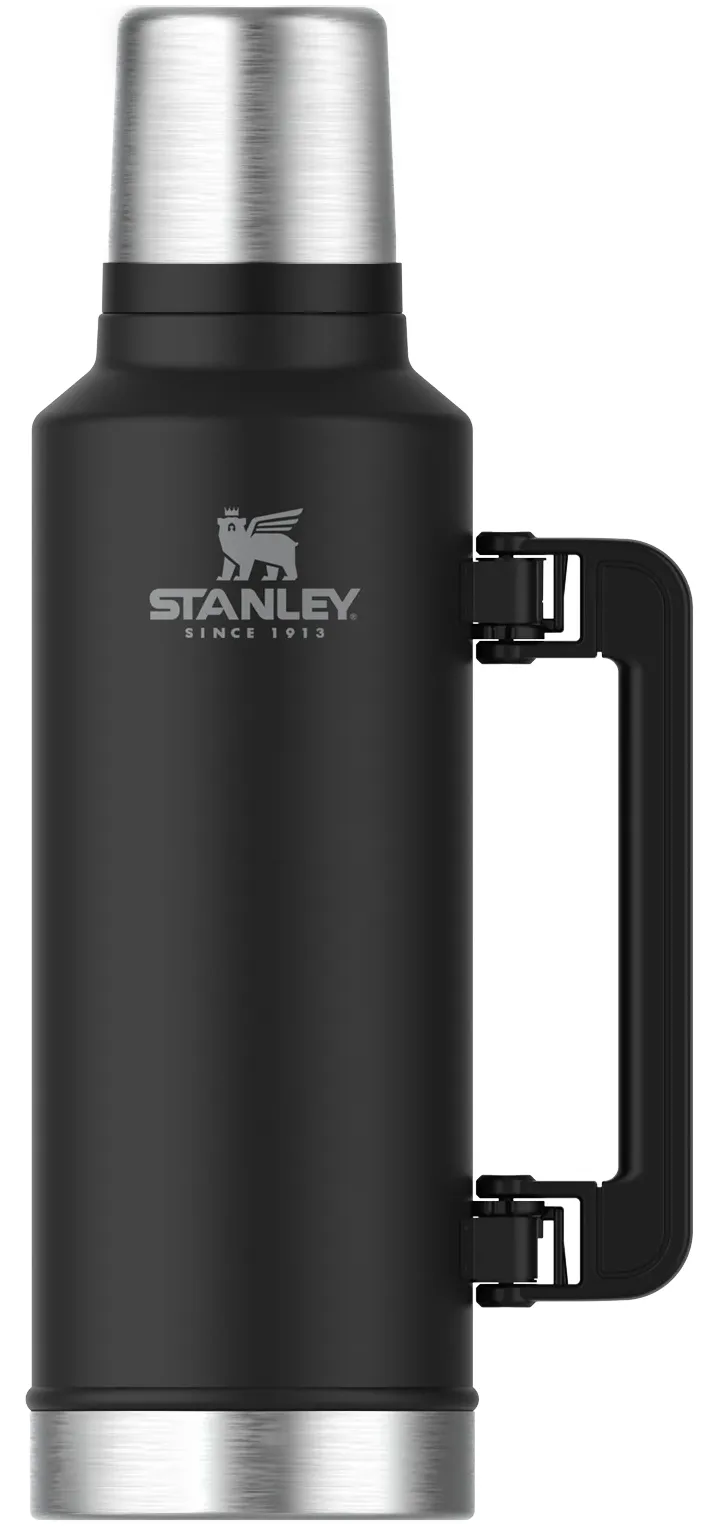 Stanley Classic Bottle 1.9L Matte Black