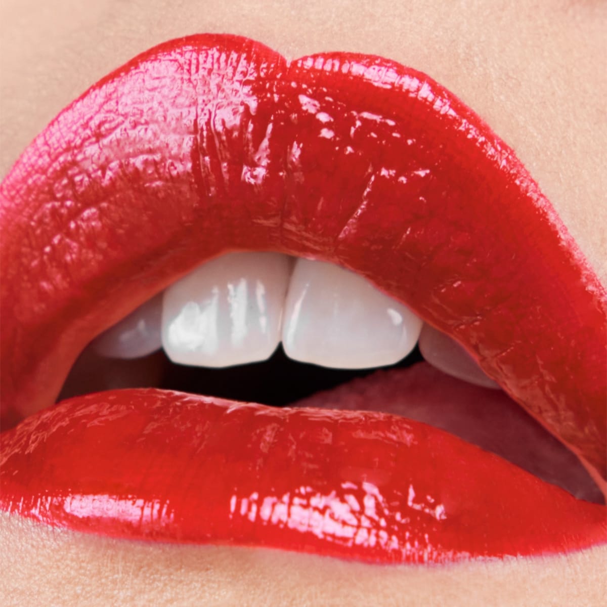 YVES SAINT LAURENT Rouge Pur Couture The Bold Rouge à Lèvres Brillant Longue Tenue