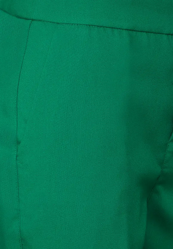 Loose Fit Twillhose - fresh spring green