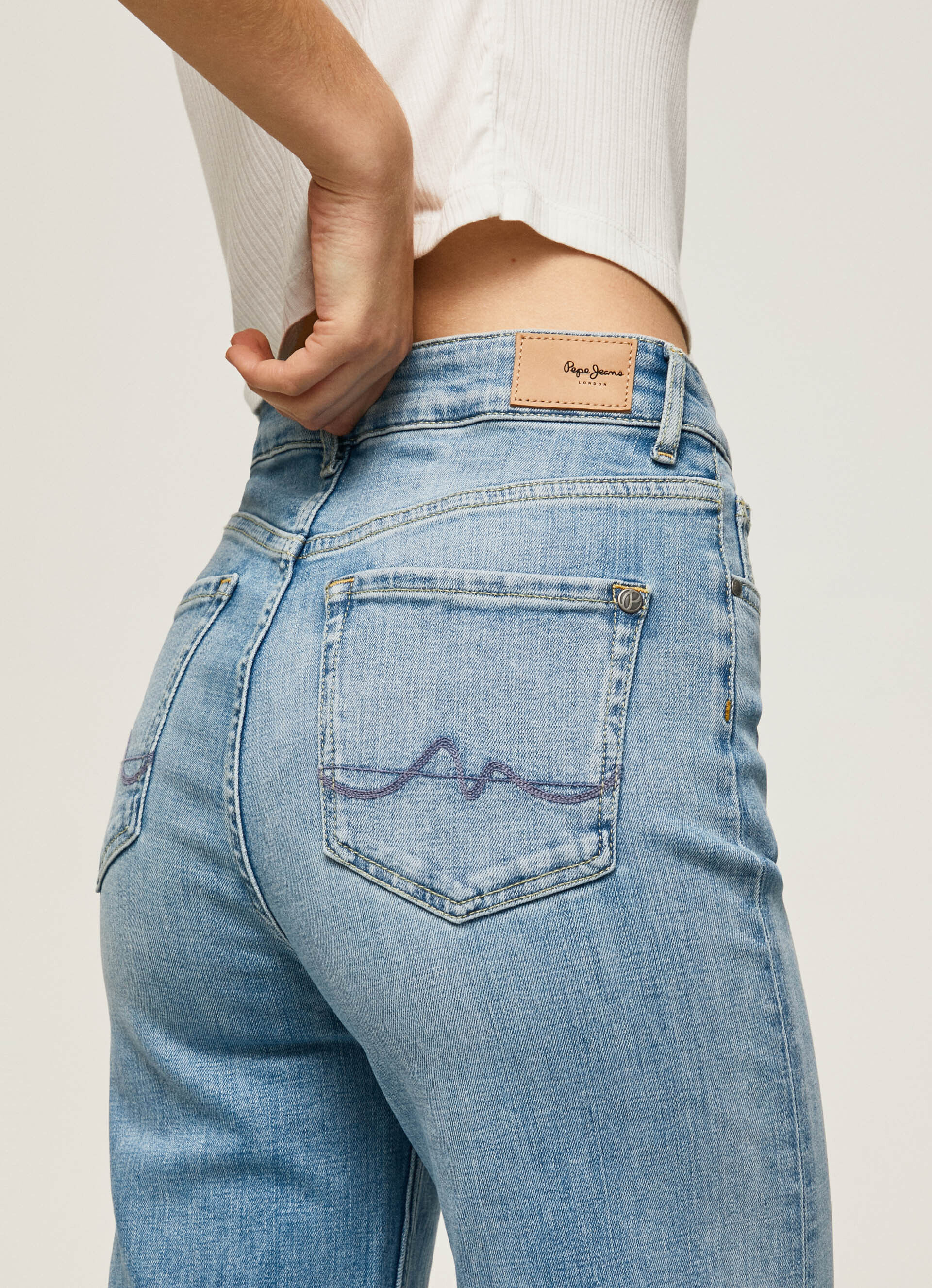 JEAN LEXA SKY FIT ANCHO TIRO ALTO - jeans