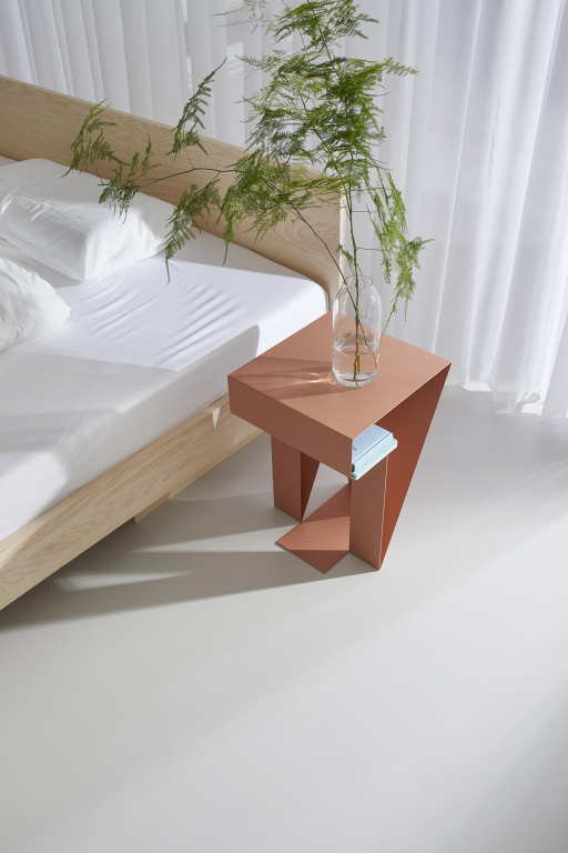 Objekte unserer Tage Zians bed met hoofdbord 160x200 walnoot naturel