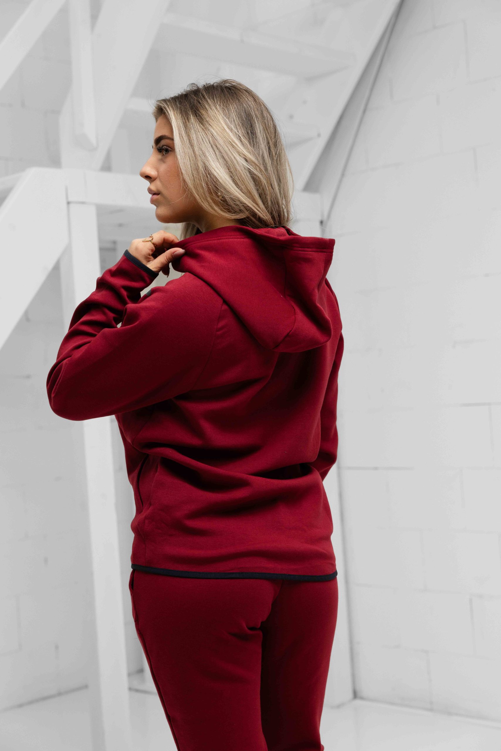 Under Armour Unstoppable Fleece Trainingspak Dames Donkerrood