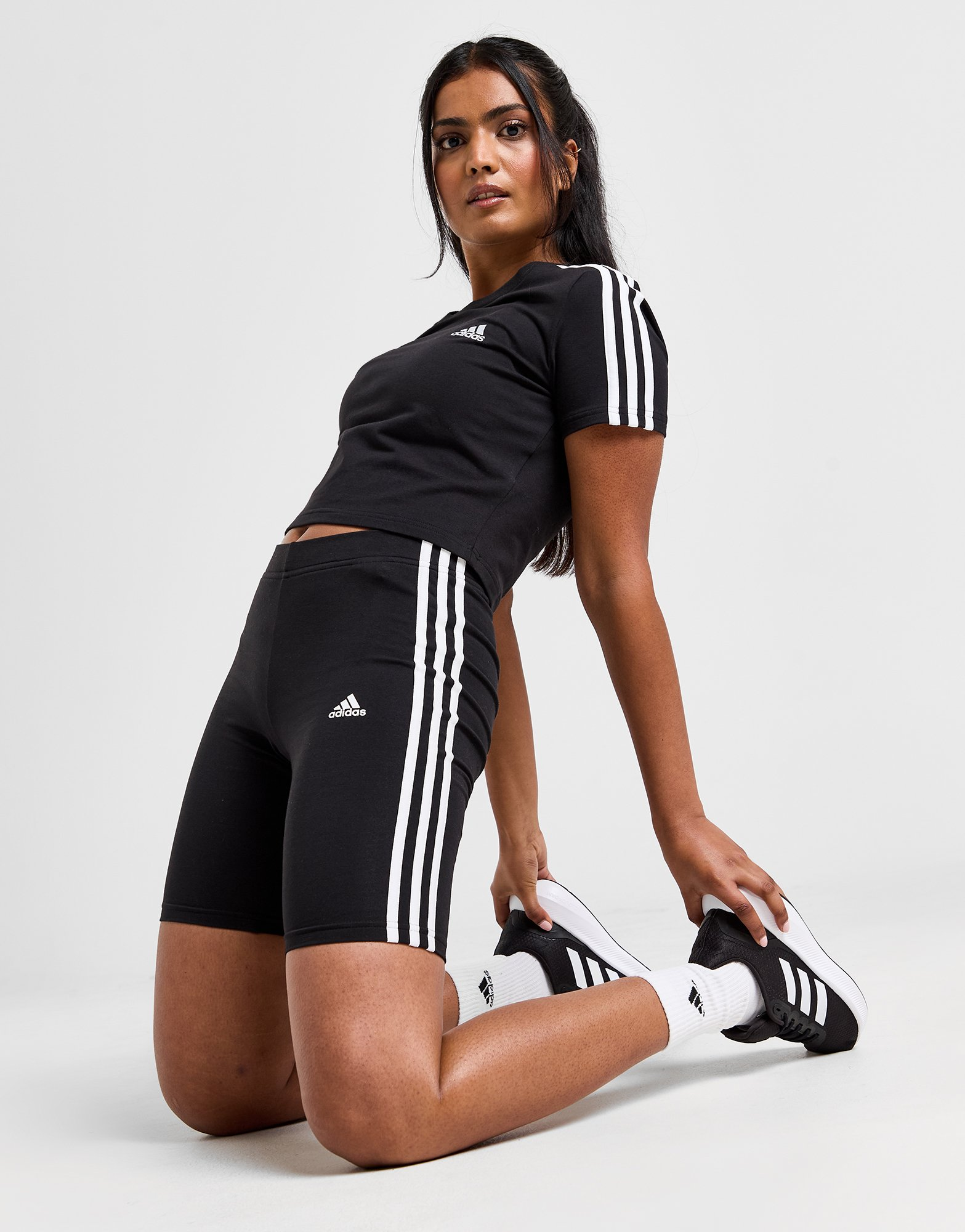adidas Short Essentials 3-Stripes Bike