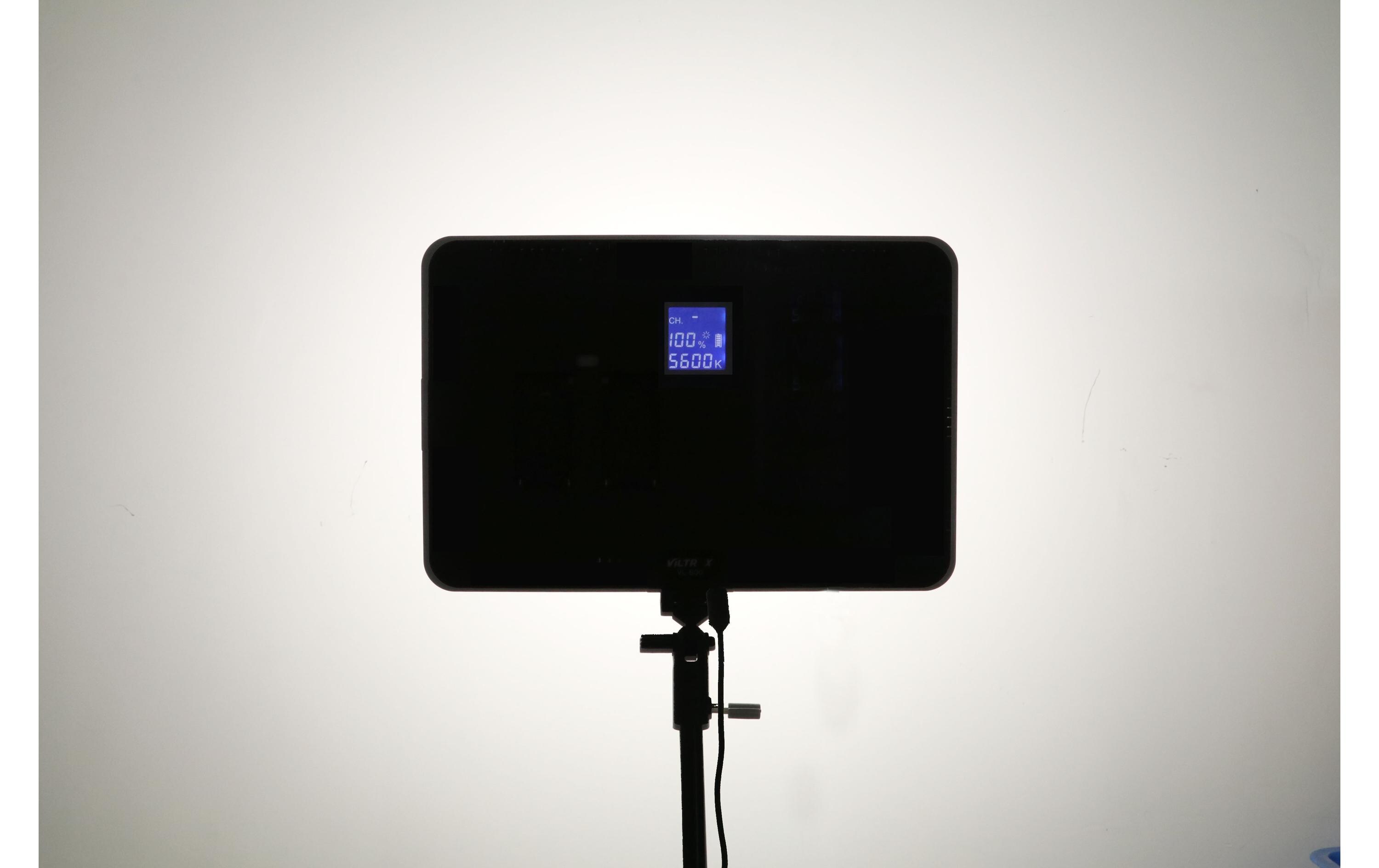 Videoleuchte VL-D640T<br>Hocheffiziente LED-Leuchte mit vielseitiger, einstellbarer Lichtleistung