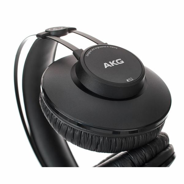 AKG K-52