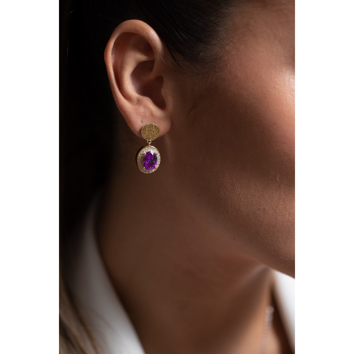 Boucles d'oreilles pendantes VICTORIA en Plaqué Or avec pierre synthétique mauve amethyste