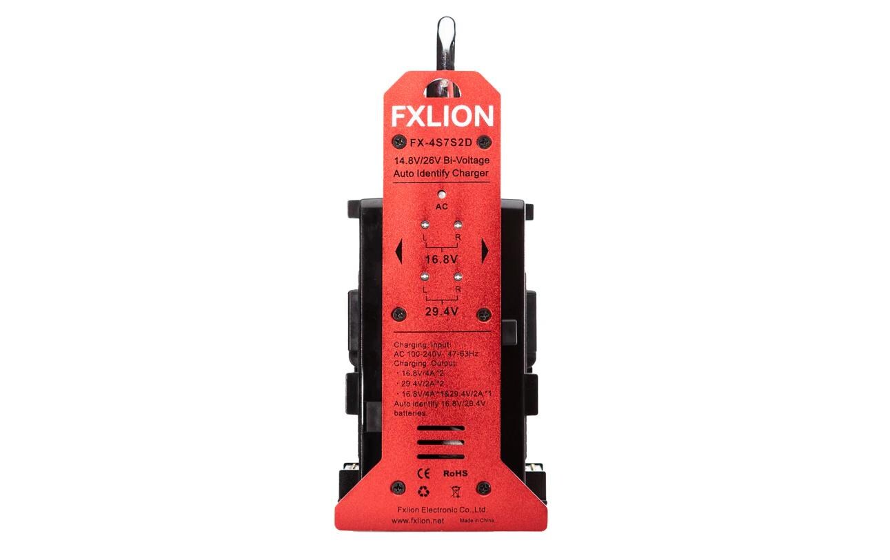 Ladegerät 2 CH Automatic Voltage Charger<br>Automatisches Zweikanal-Spannungsladegerät