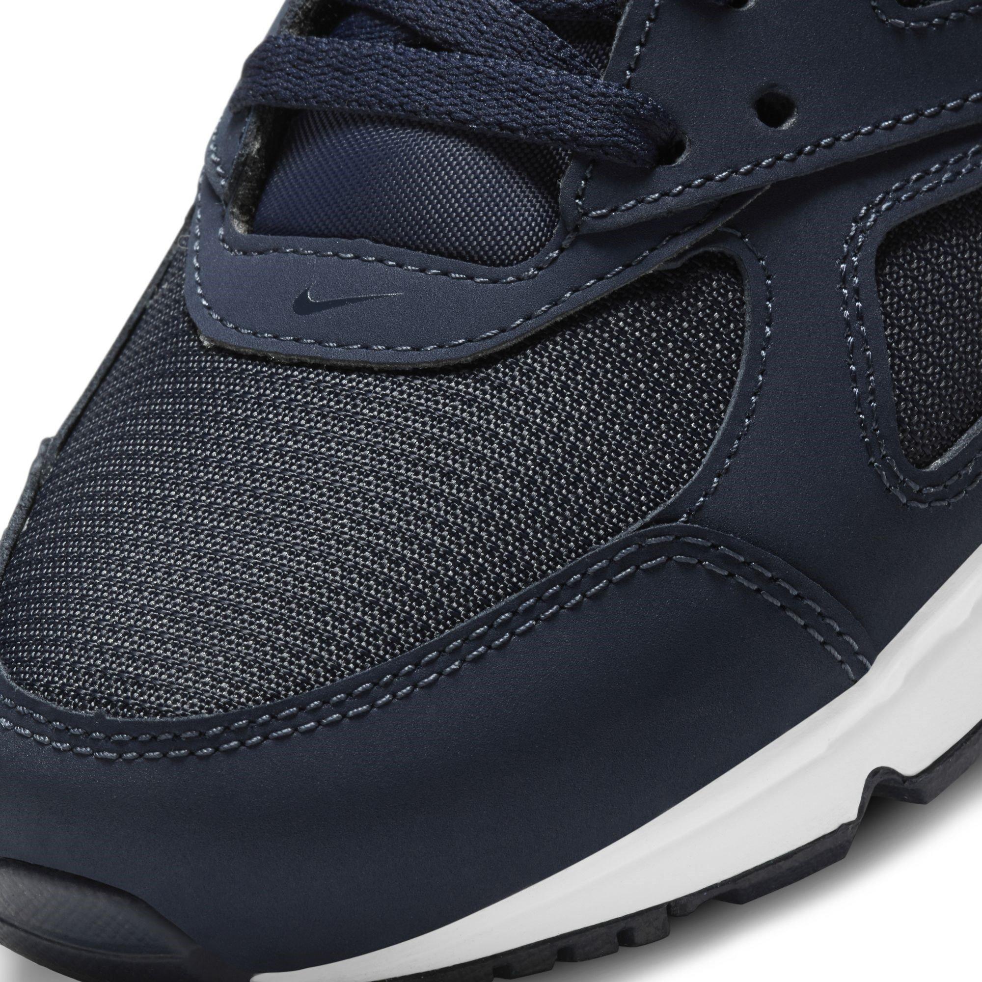 Nike Air Max IVO Trainers