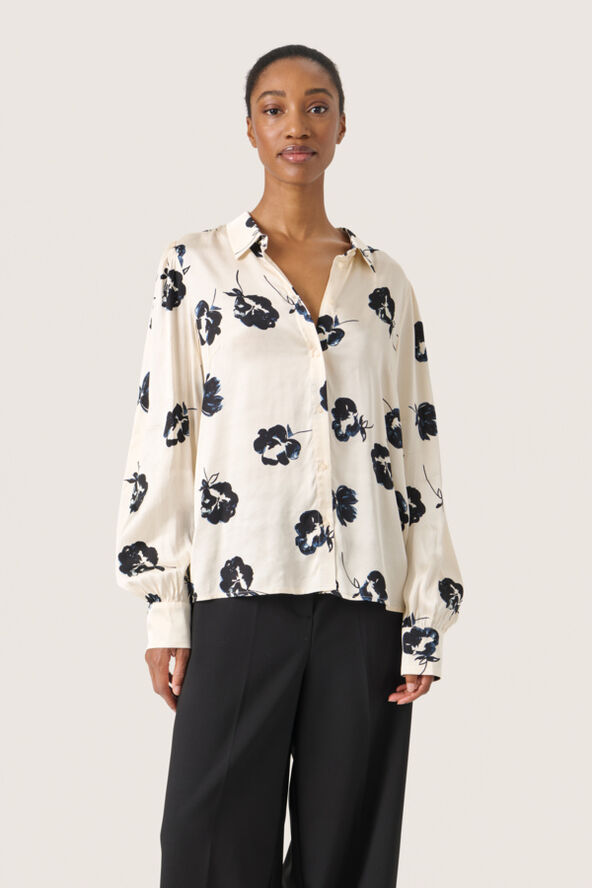 Soaked in Luxury SLErwina Paris Shirt LS Black and white flower print