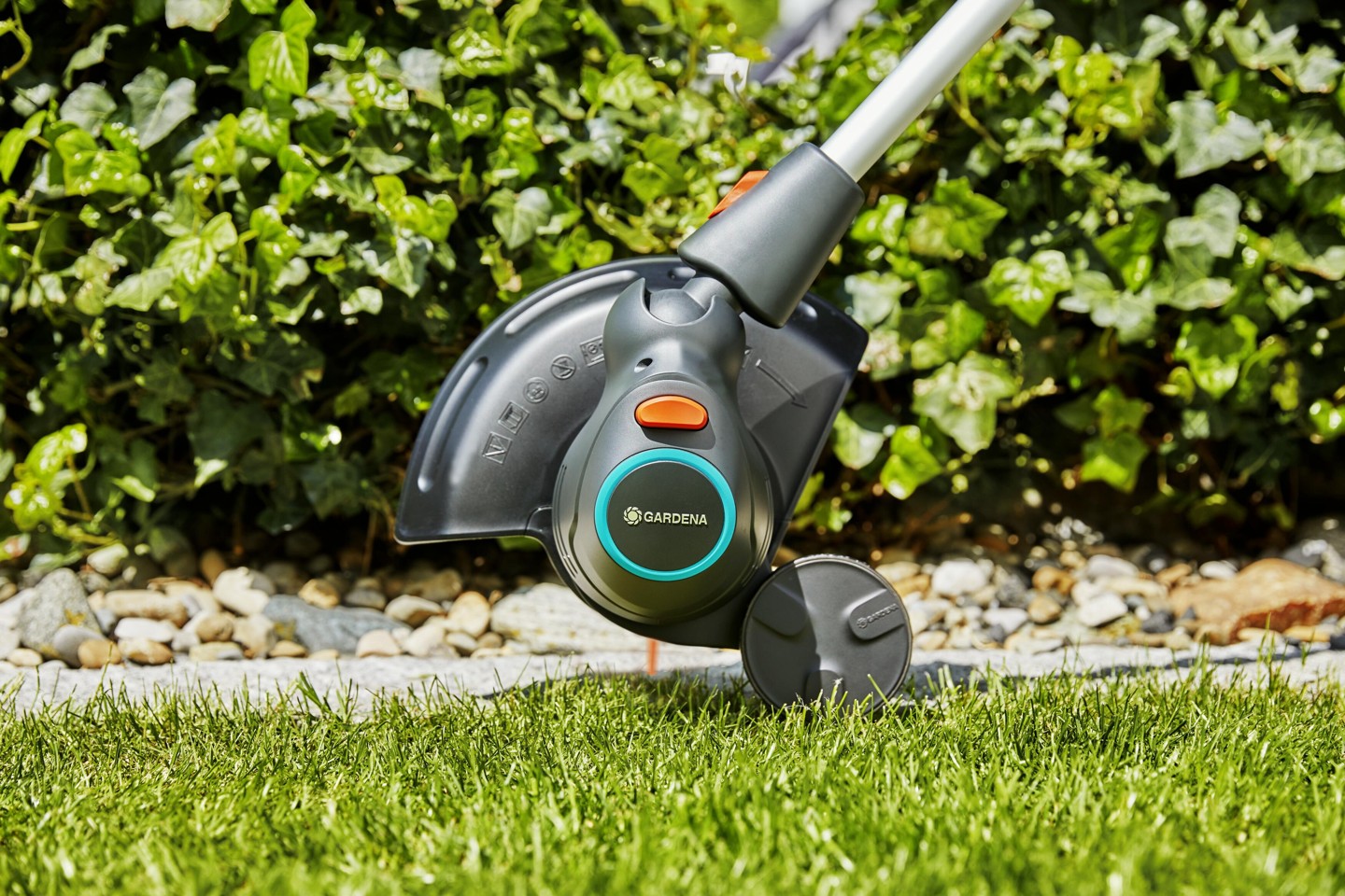 Gardena - GRÆSTRIMMER COMFORTCUT 23/18V INKL BATTERI OG LADER