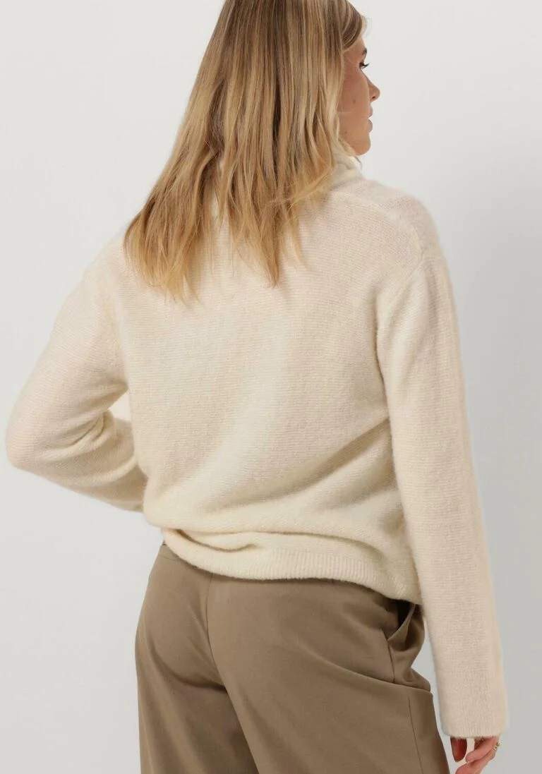 MODSTR\u00D6M witte modstr&ouml;m coltrui adrianmd t-neck