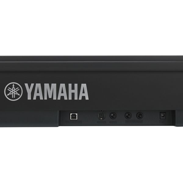 Yamaha P-225 B Bag Bundle
