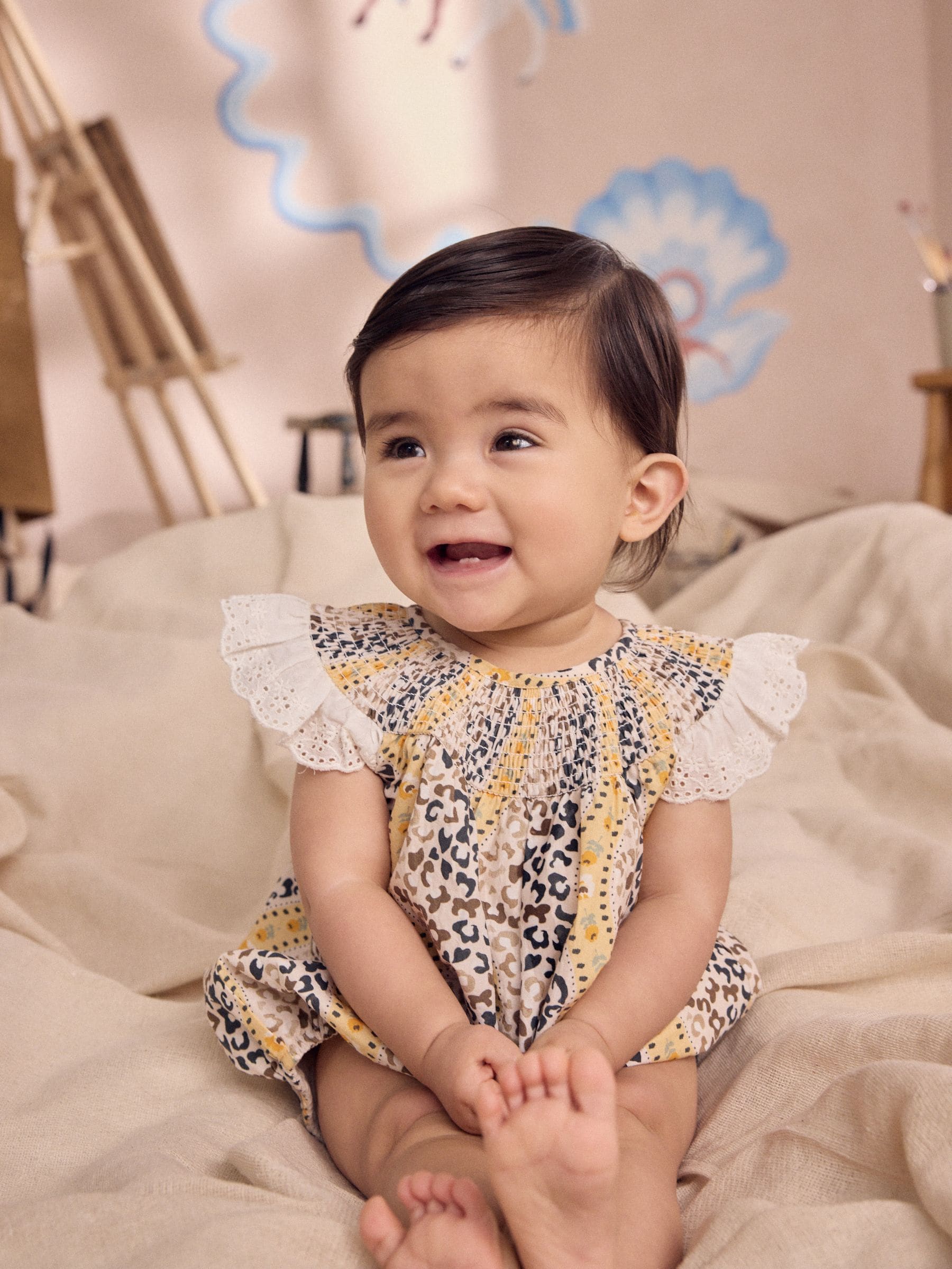 Bruin met patroon - Cath Kidston 100% katoenen babyrompertje met print en broderie
