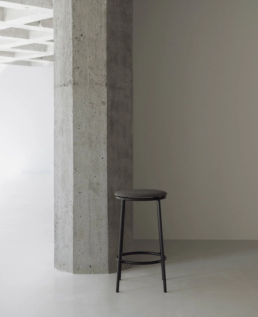 Normann Copenhagen  Circa barstol, sort/grå - H75 cm.
