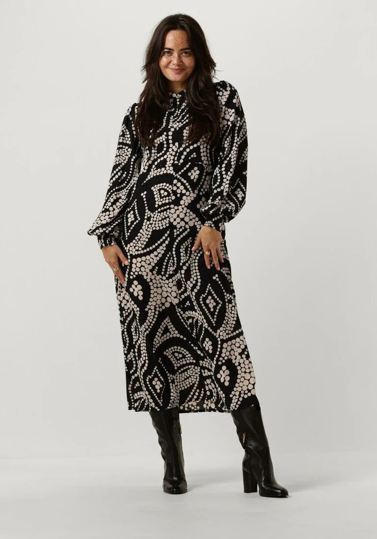 SUMMUM zwarte summum midi jurk dress irregular dots hammered