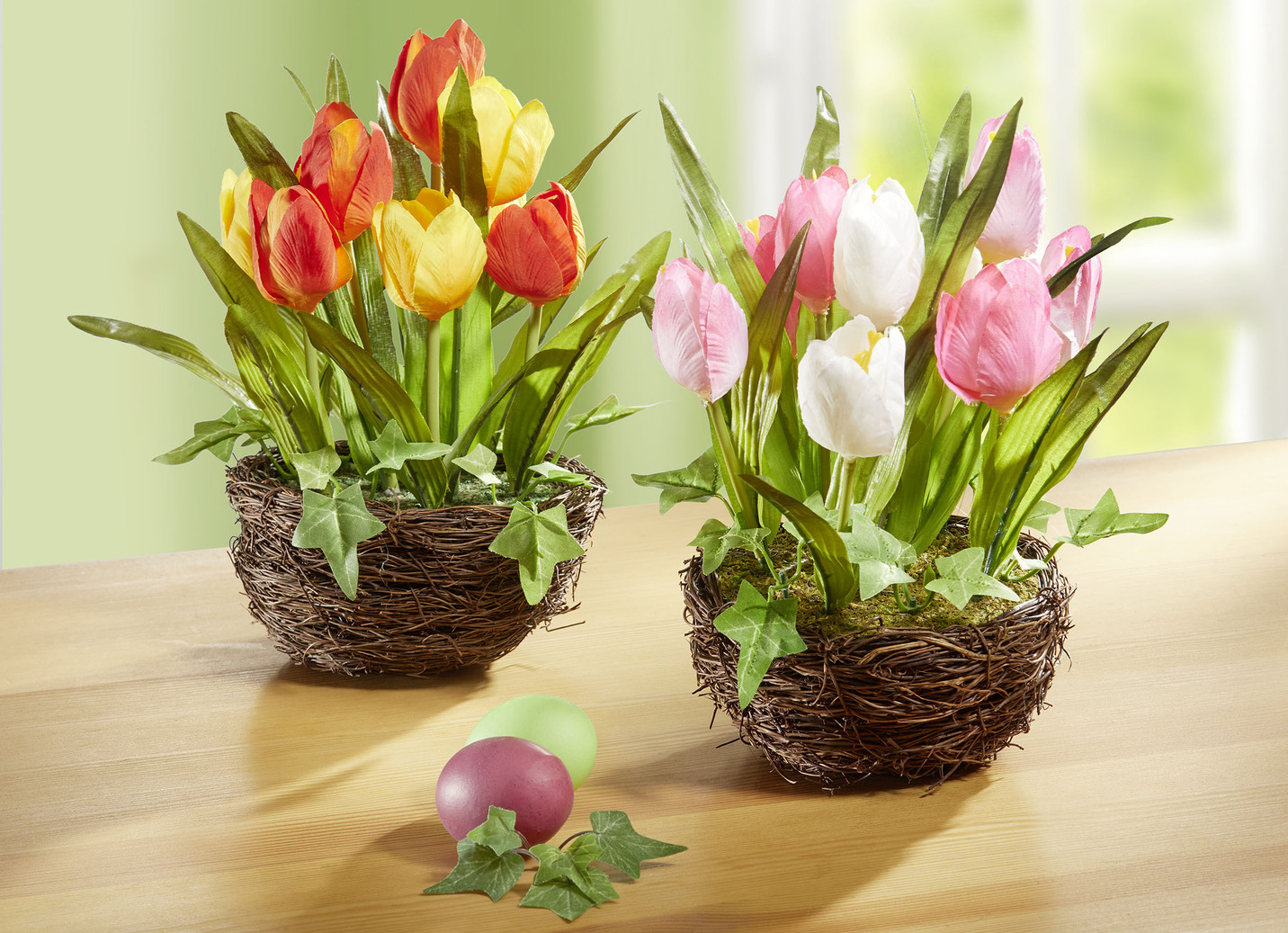Tulpen im Weidekorb