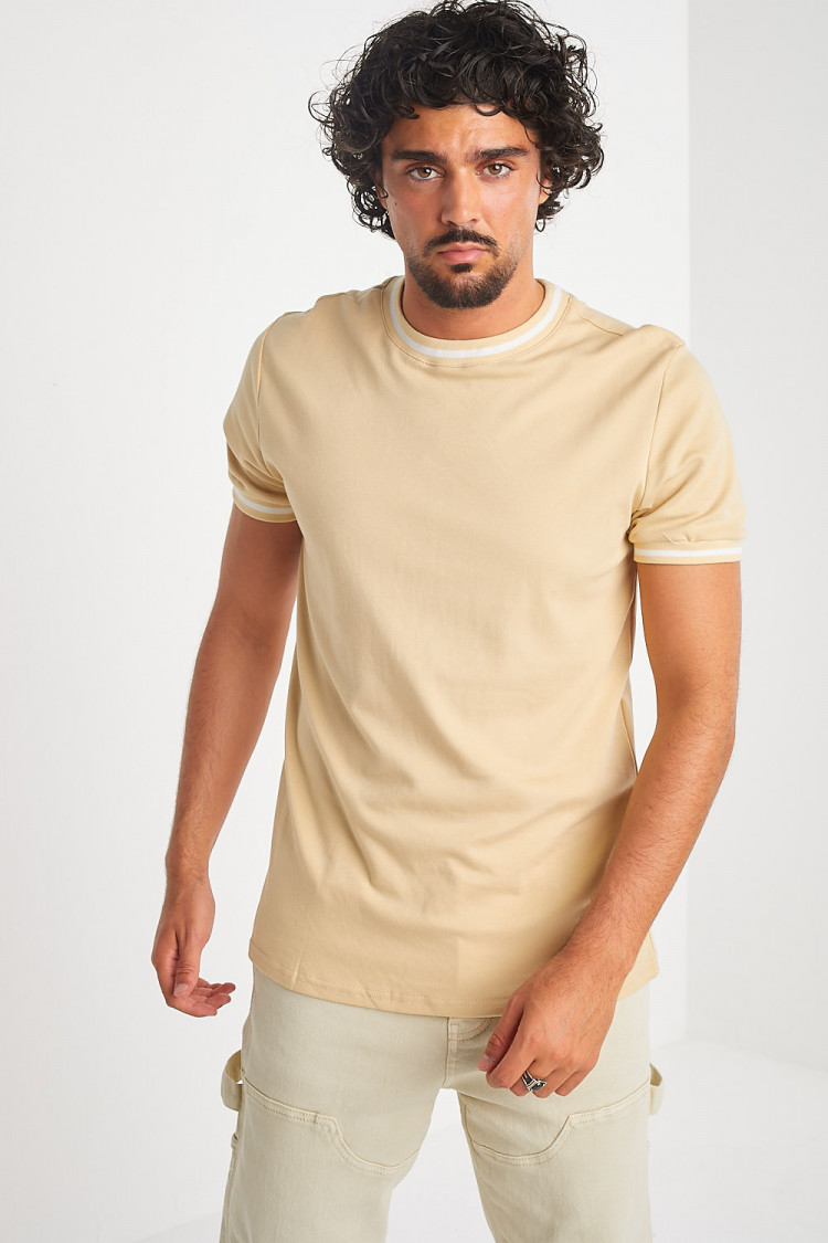 T-shirt beige col rond à bandes blanches