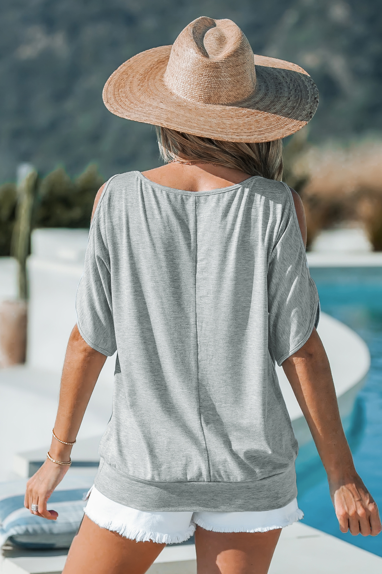 T-shirt en tricot chiné classique découpé gris
