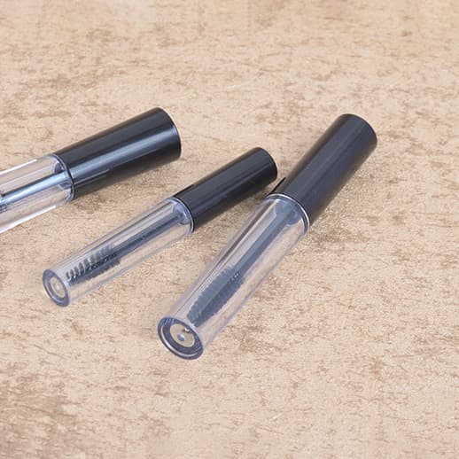 Tom mascarabeholder med øjenvippebørste Sort 10 ml