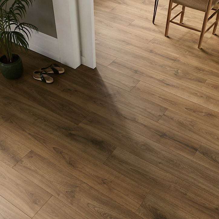 Sol stratifié clipsable Cleobury chêne blond 10 mm compatible pièces humides