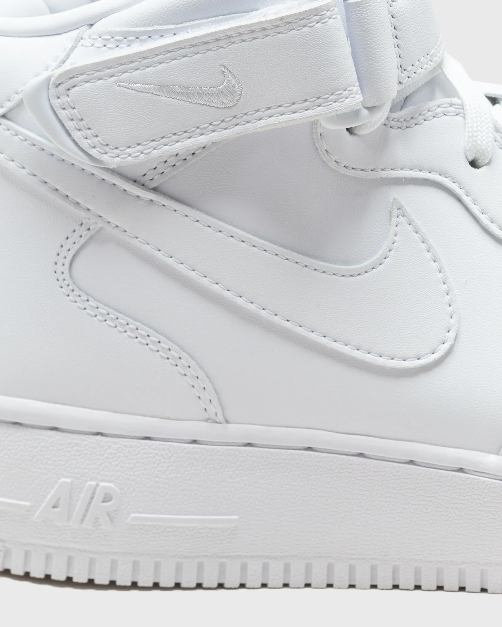Nike AIR FORCE 1 '07 MID FRESH