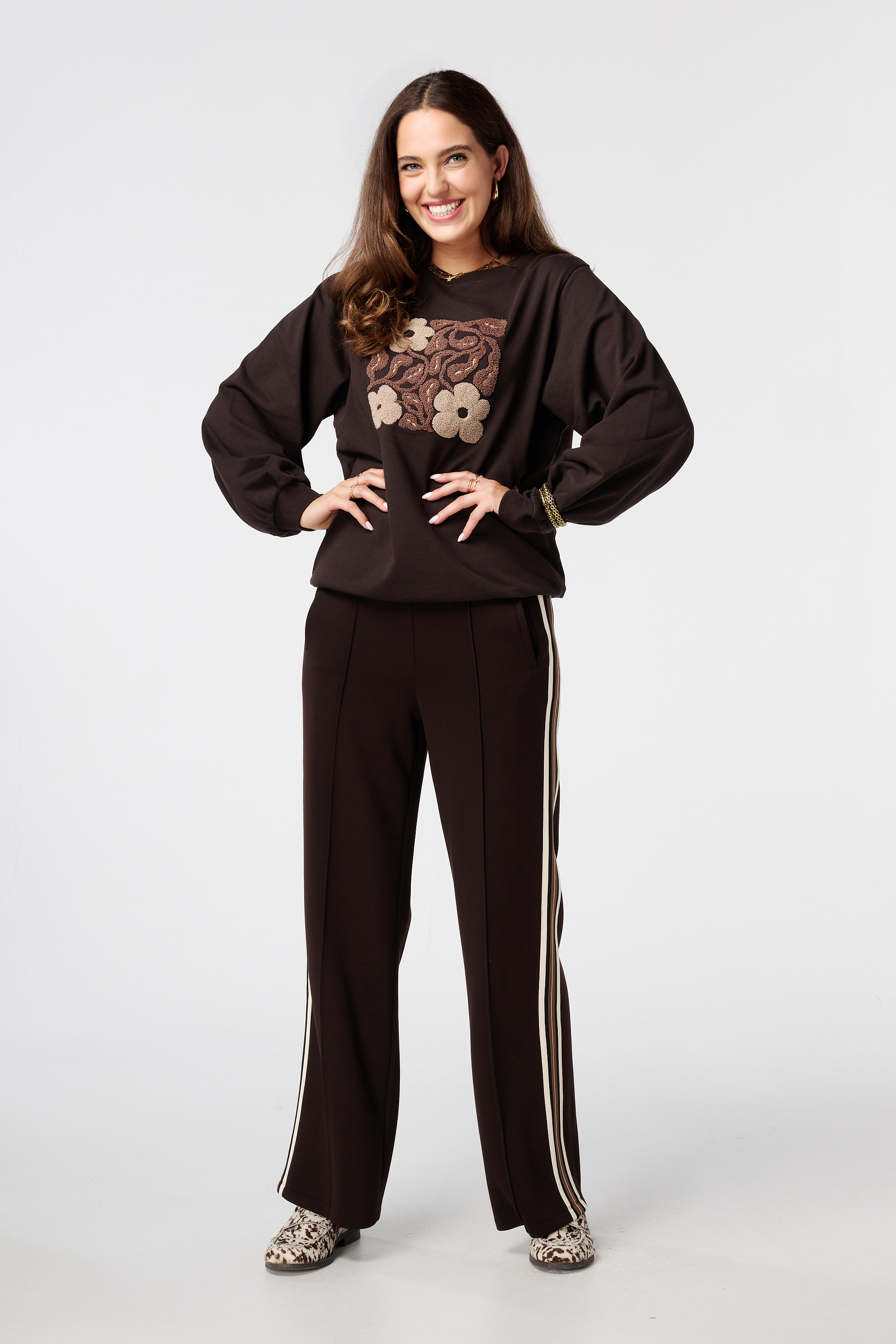wide fit pantalon met bies aan de zijkant Donker bruin