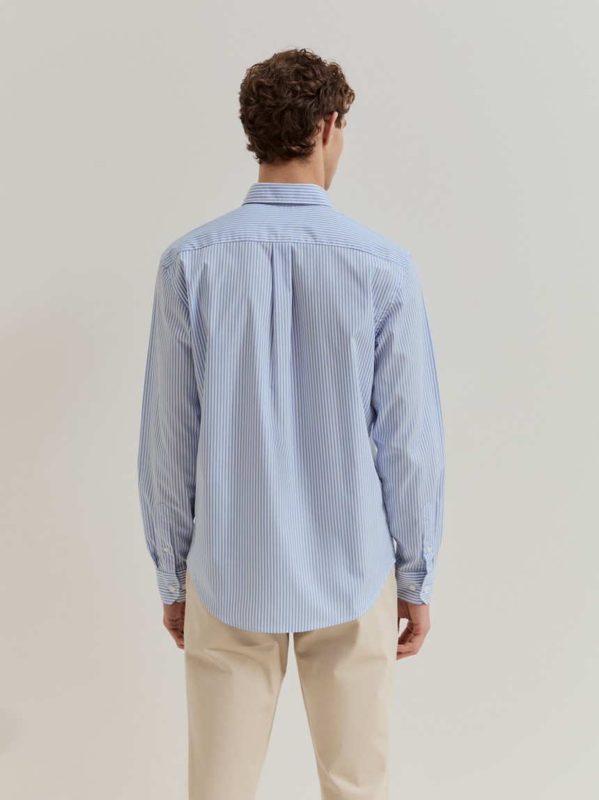 Camisa às riscas regular fit em algodão