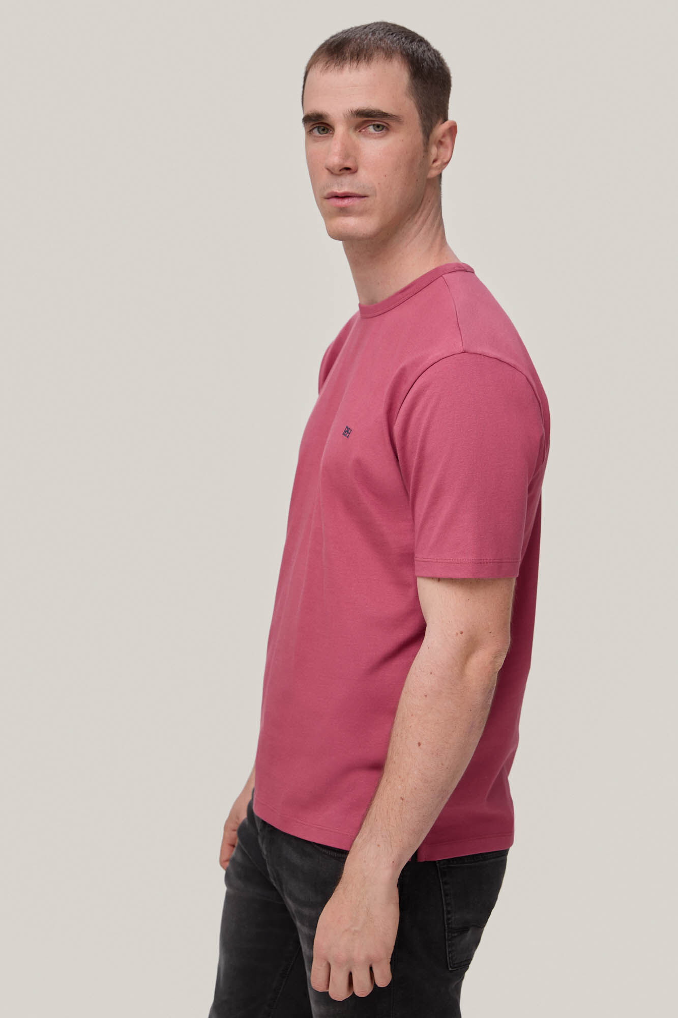 Camiseta básica - Bordô