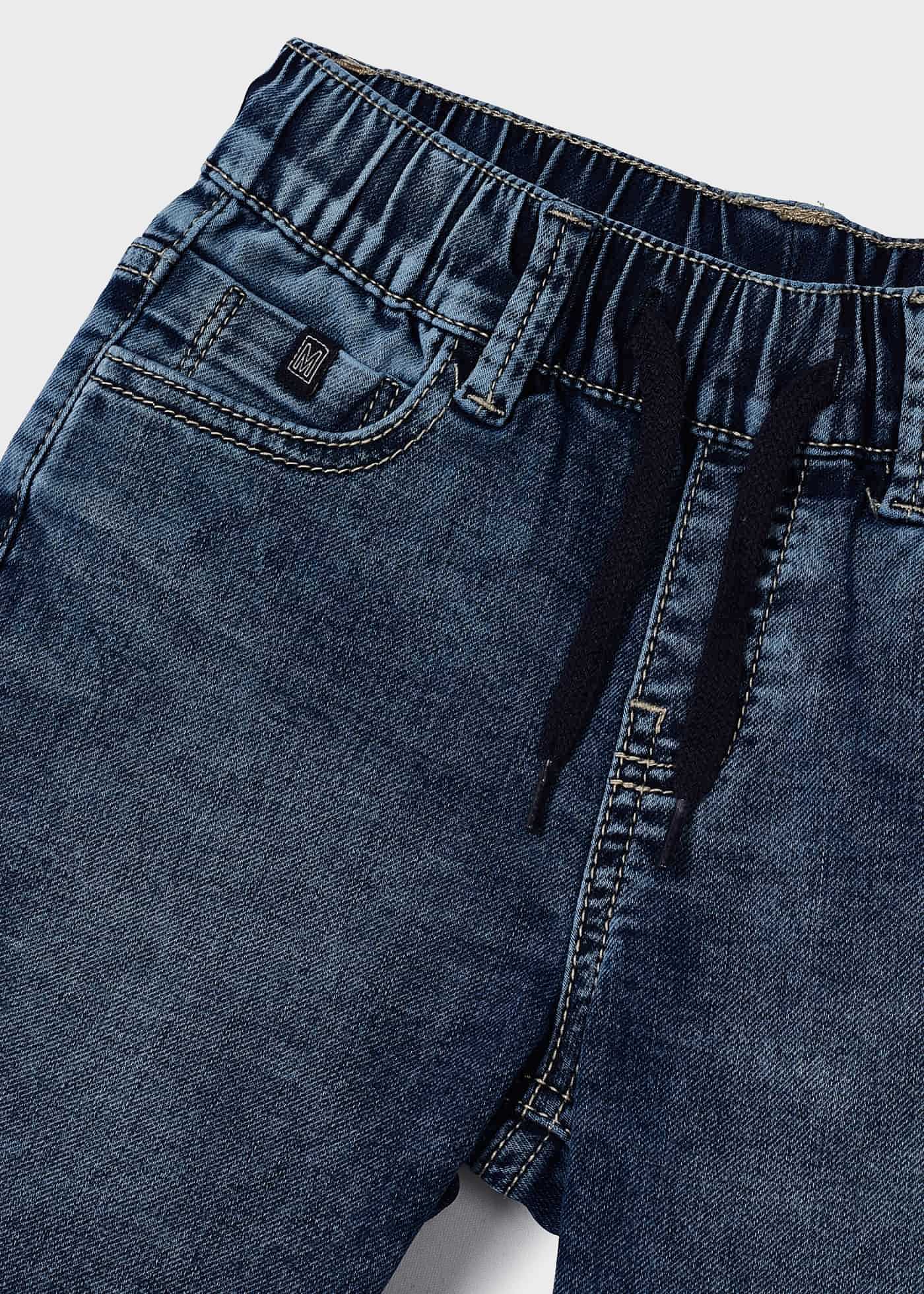 Bermuda jeans feita com algodão sustentável para meninos