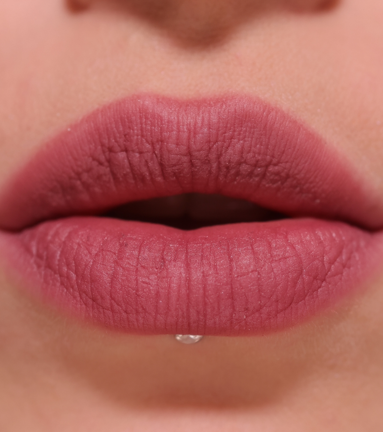 Revolution - Batom líquido fosco Air Blur - Black Cherry